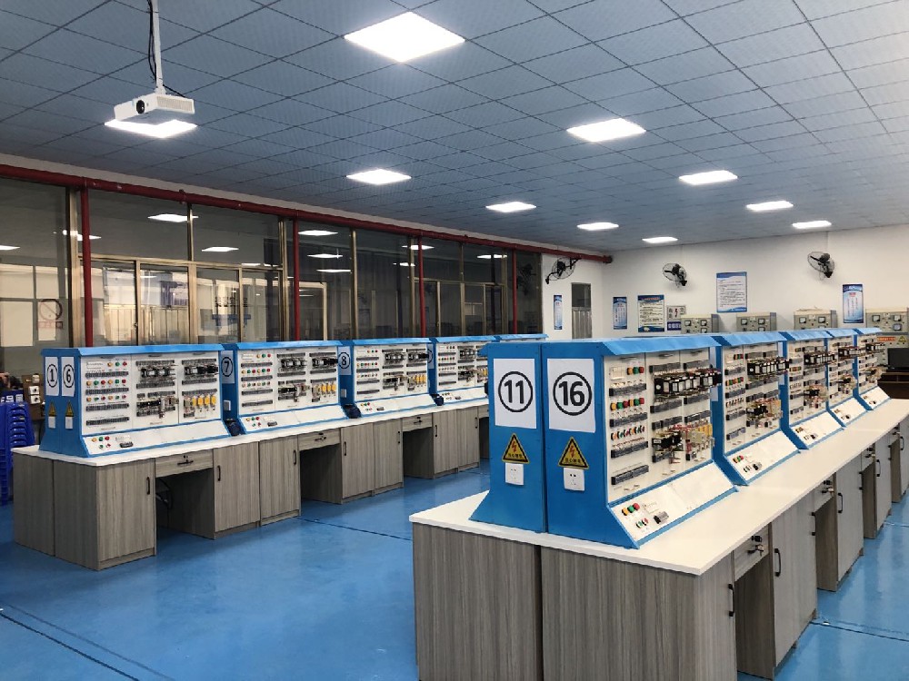 电子电工实训室